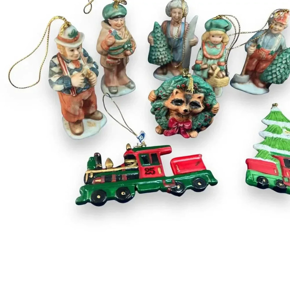 Set 10 The Evergreen Express Roman 1986 Porcelain Christmas Ornaments - Picture 2 of 8